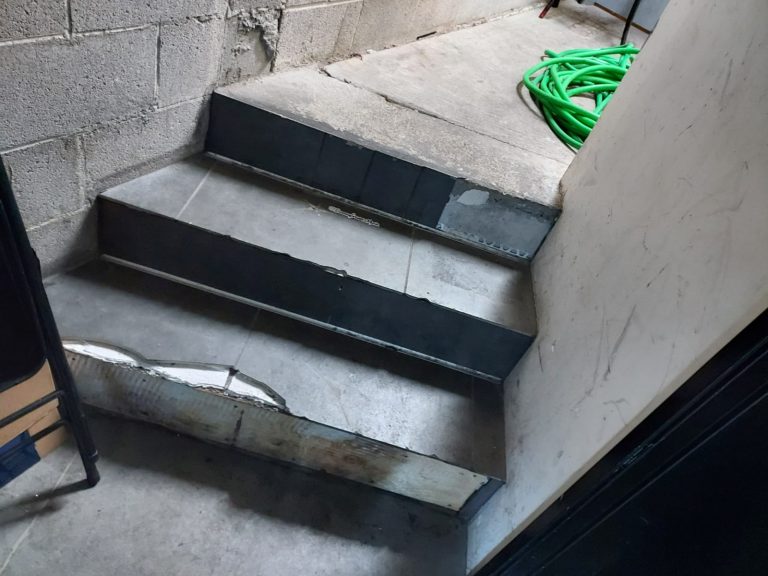 Things to consider when you work with commercial cleaning services Things to consider when you work with commercial cleaning services