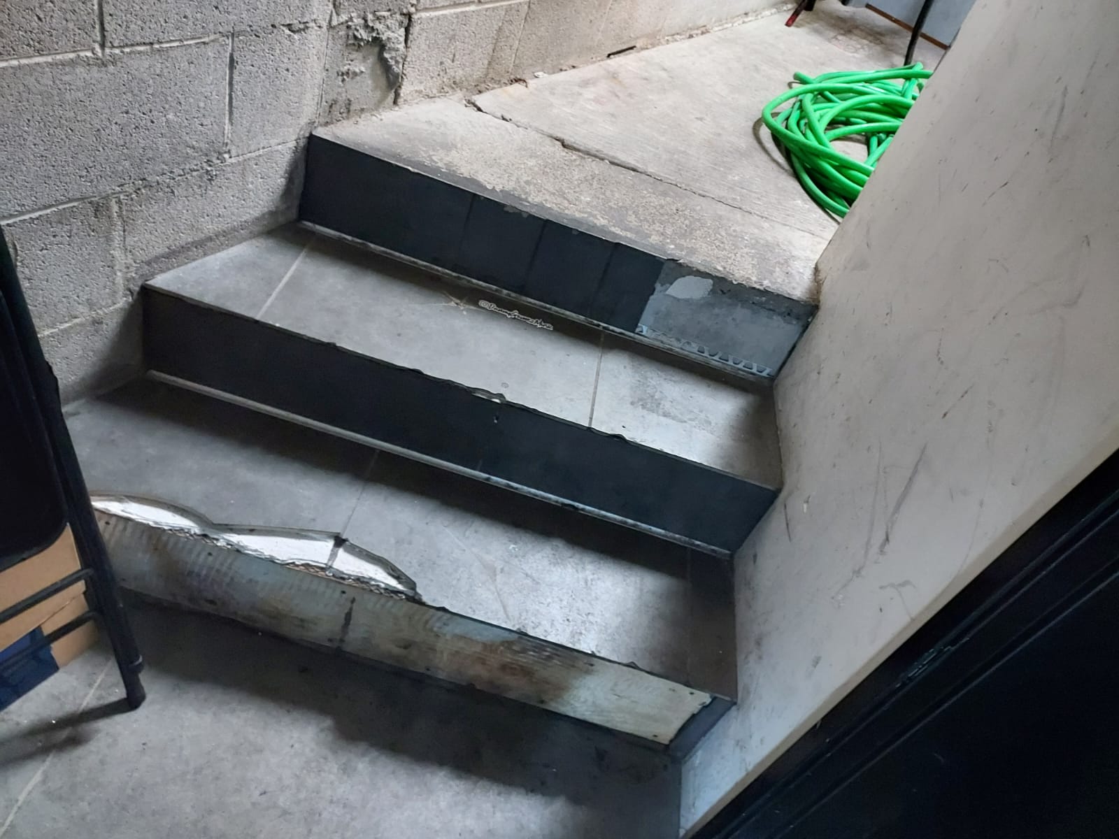 Things to consider when you work with commercial cleaning services Things to consider when you work with commercial cleaning services